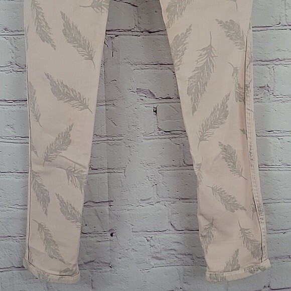 BLEULAB 8 Pocket Pink and Gray Feather Print Reversible Skinny Jeans. Size 27. - Picture 12 of 15